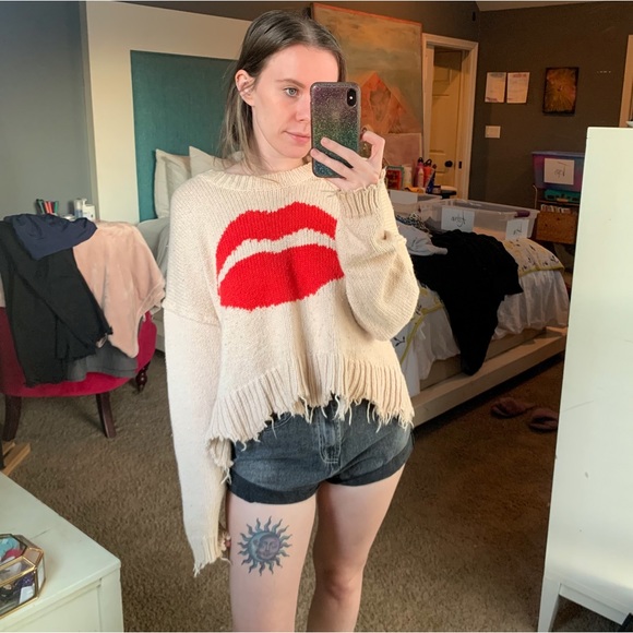 Wildfox Luna Sweater First Kiss Knit Natural Red Lips Distressed - Small - Picture 2 of 9